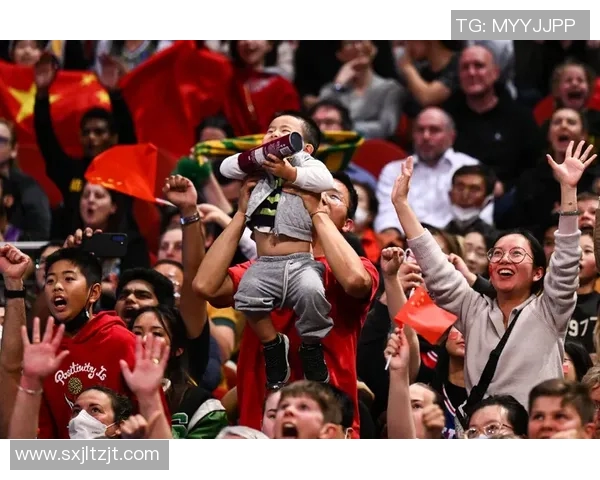 客厅装饰焦点巨幅足球球星壁画点燃运动热情氛围